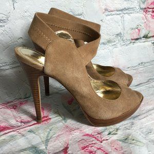 Bakers Women Brown  Size 8 Peep Toe Suede Platform